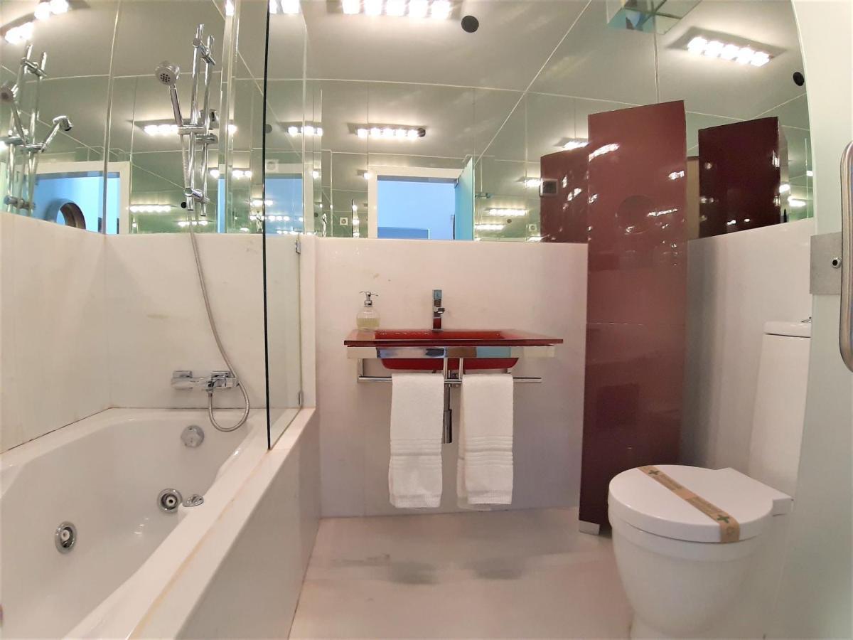 Potato Beach Apartment At Beach Front & Sea View ลากอส ภายนอก รูปภาพ