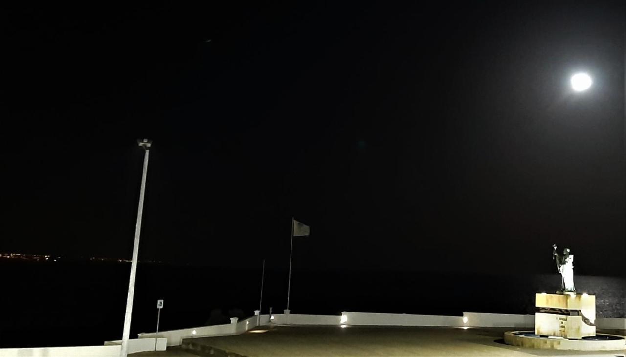 Potato Beach Apartment At Beach Front & Sea View ลากอส ภายนอก รูปภาพ