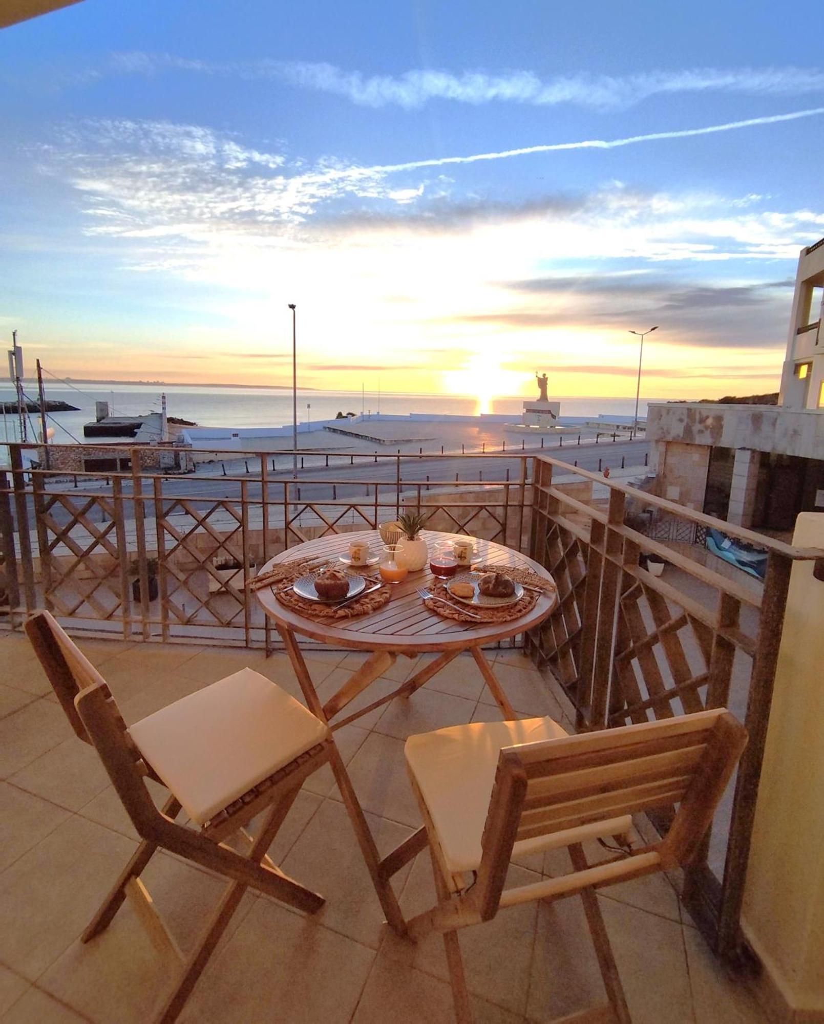 Potato Beach Apartment At Beach Front & Sea View ลากอส ภายนอก รูปภาพ